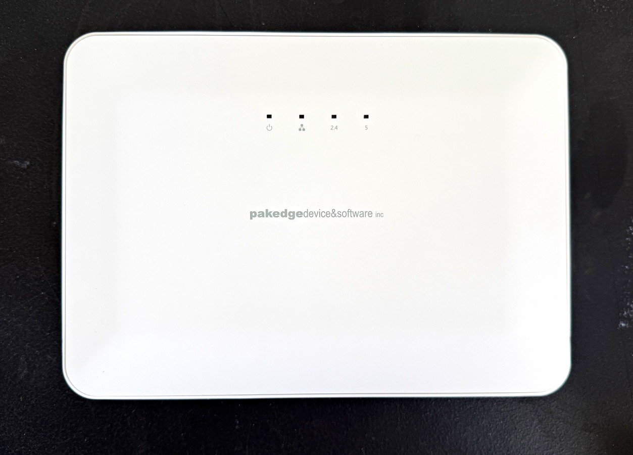 Pakedge WX-1 Dual-Band 802.11ac PoE Wireless Access Point w/ Recessed Bracket