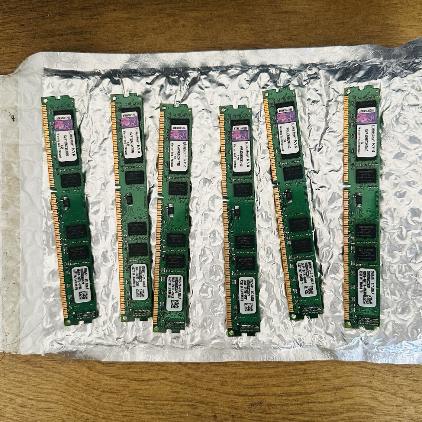 6x Kingston KVR1066d3NY 4g 1.5