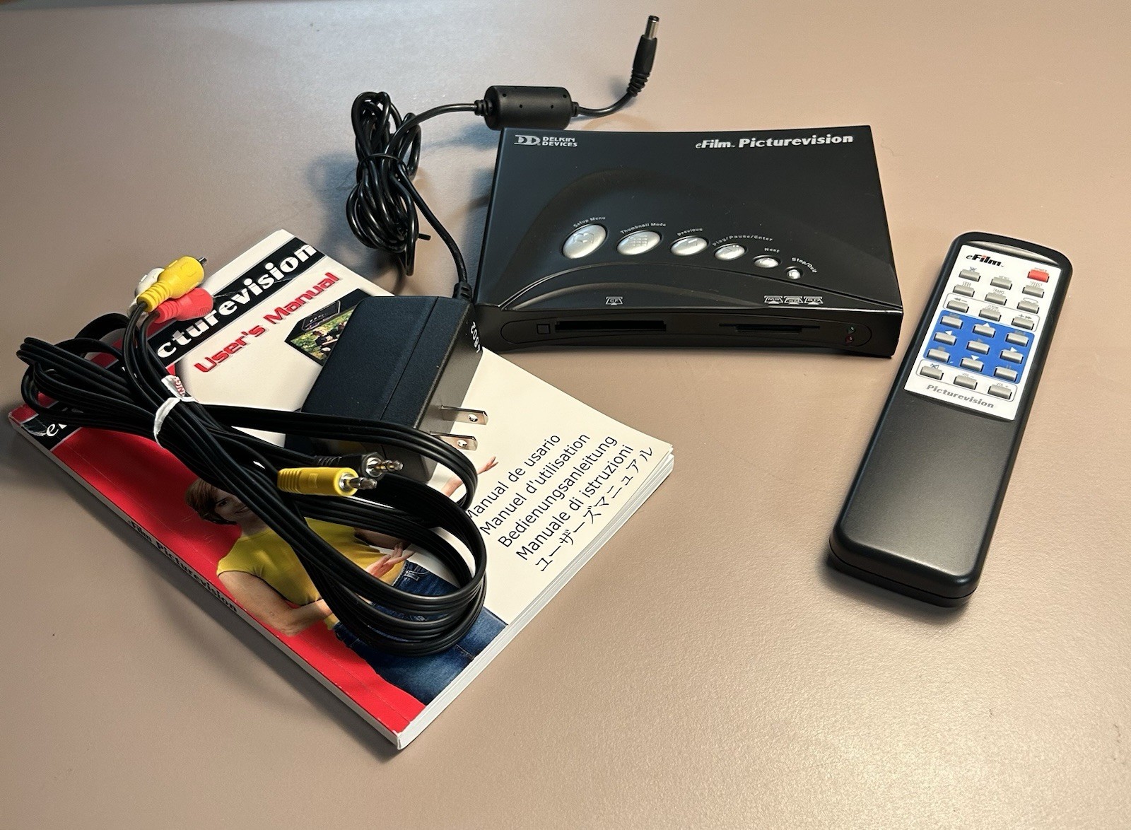 Delkin Devices eFilm Picturevision Memory Card Reader