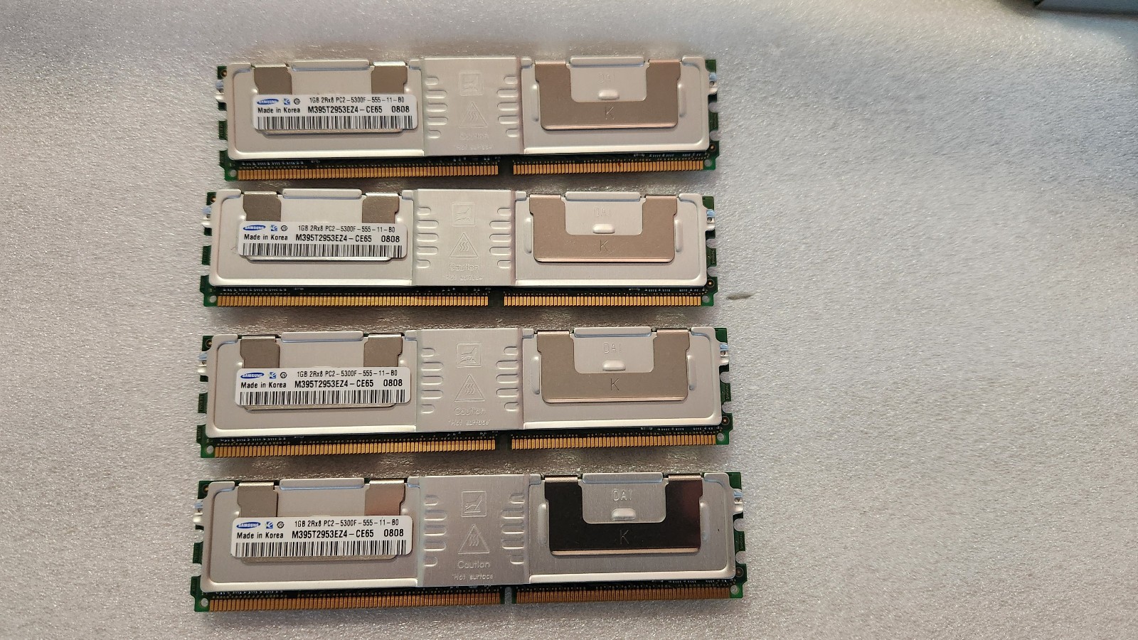Dell 1GBPC5300-13 M395T2953EZ4-CE65   2RX8 4 pcs
