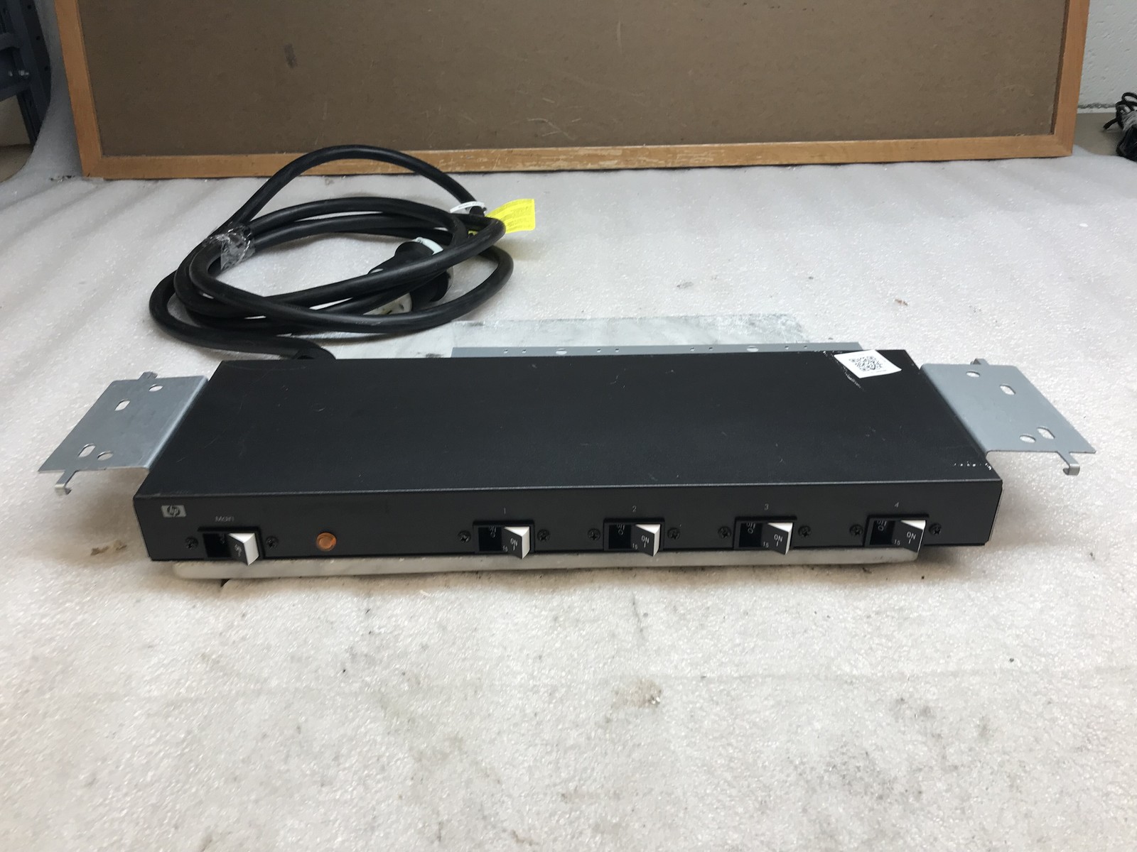 HP EO4500 228481-001 417579-D71 2.8kVA 24A 120V Modular PDU Control Unit