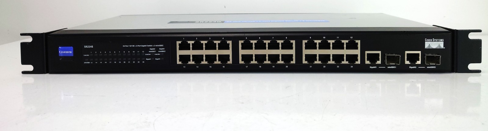 Cisco Linksys SR224G 24 Port RJ-45 10/100 2x Gigabit RJ-45 2x miniGBIC Switch