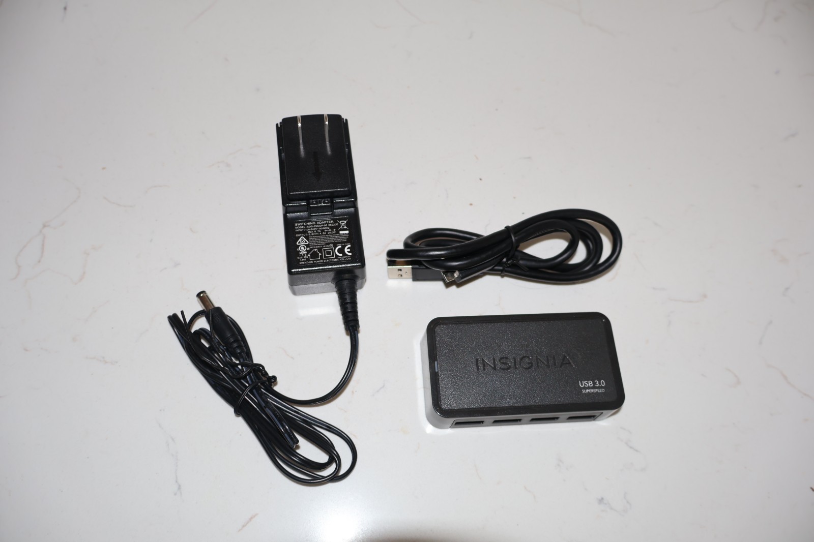 Insignia NS-PCH5431 USB 3.0 SuperSpeed Powered 4-Port Hub Tested Working