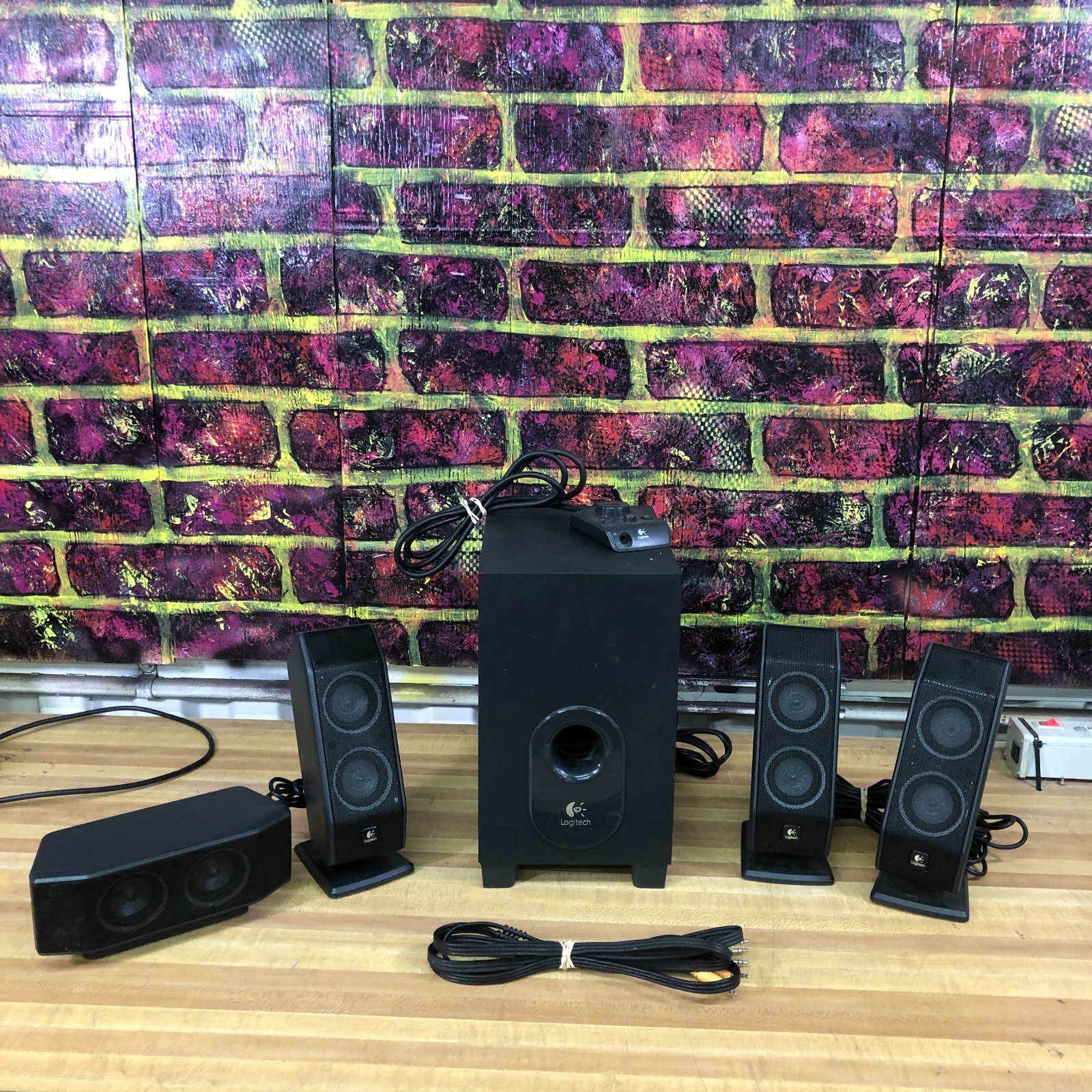 Logitech X-540 5.1 Surround Sound Computer Speakers  Complete Fully Functional