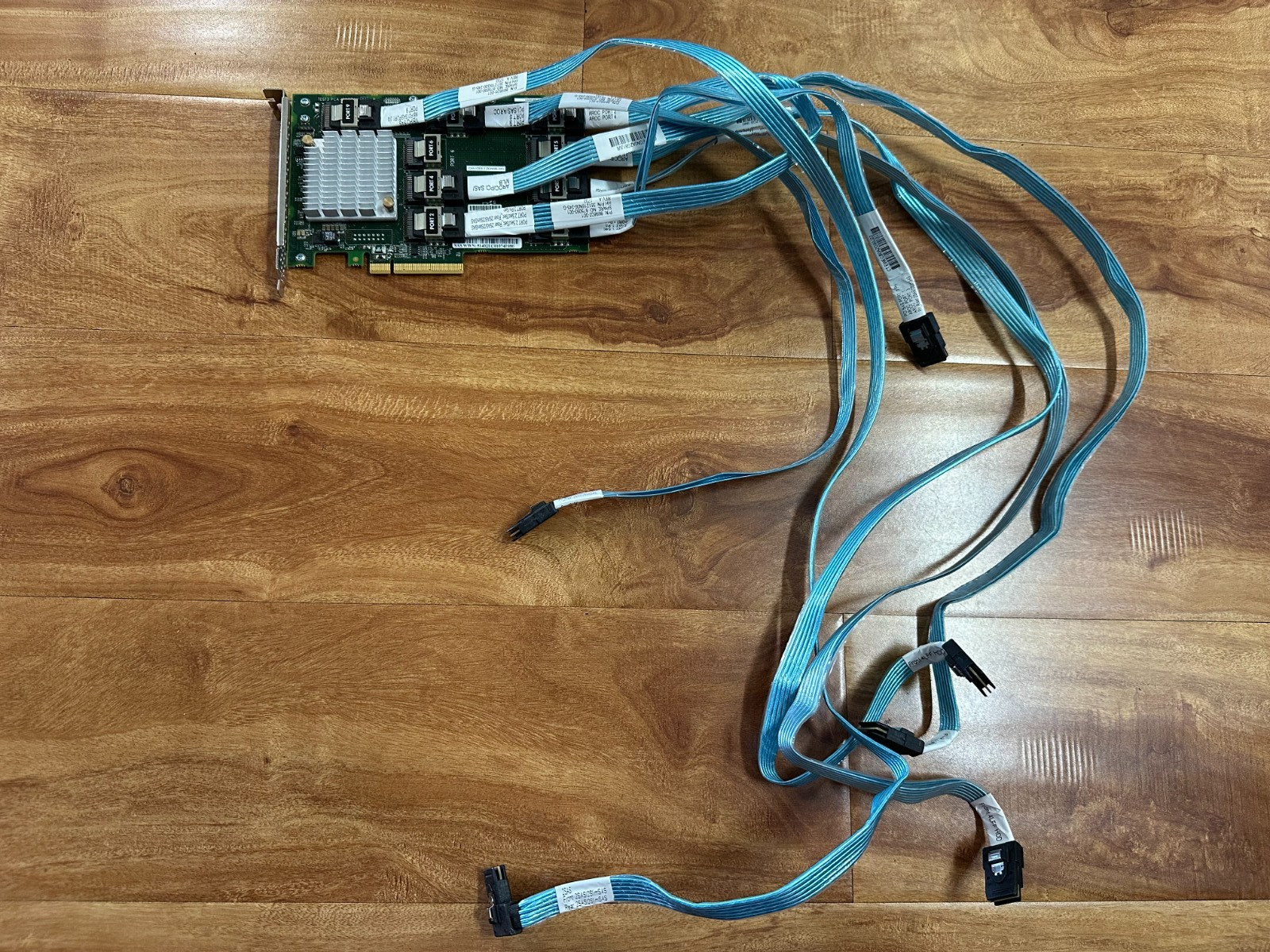 HPE 876907-001 ProLiant Gen10 Plus/V2 12Gb SAS Expander Card PCIe x3 W/8 Cable