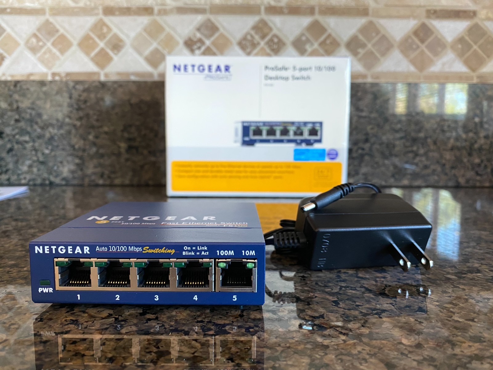 Netgear ProSafe FS105 Desktop Ethernet Switch 5 Port 10/100 New