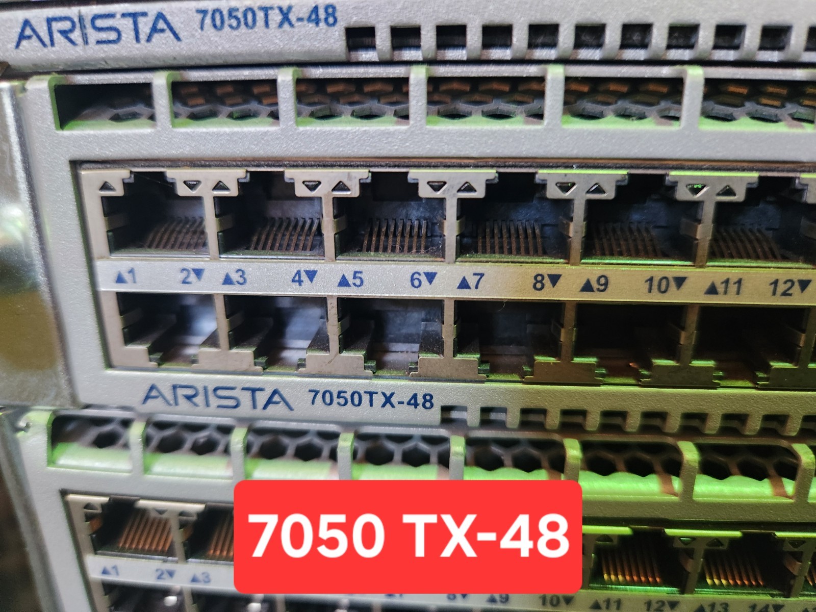 Arista DCS-7050TX-48 32-Port 10Gbe/4-Port 40Gbe QSFP Data Center Switch