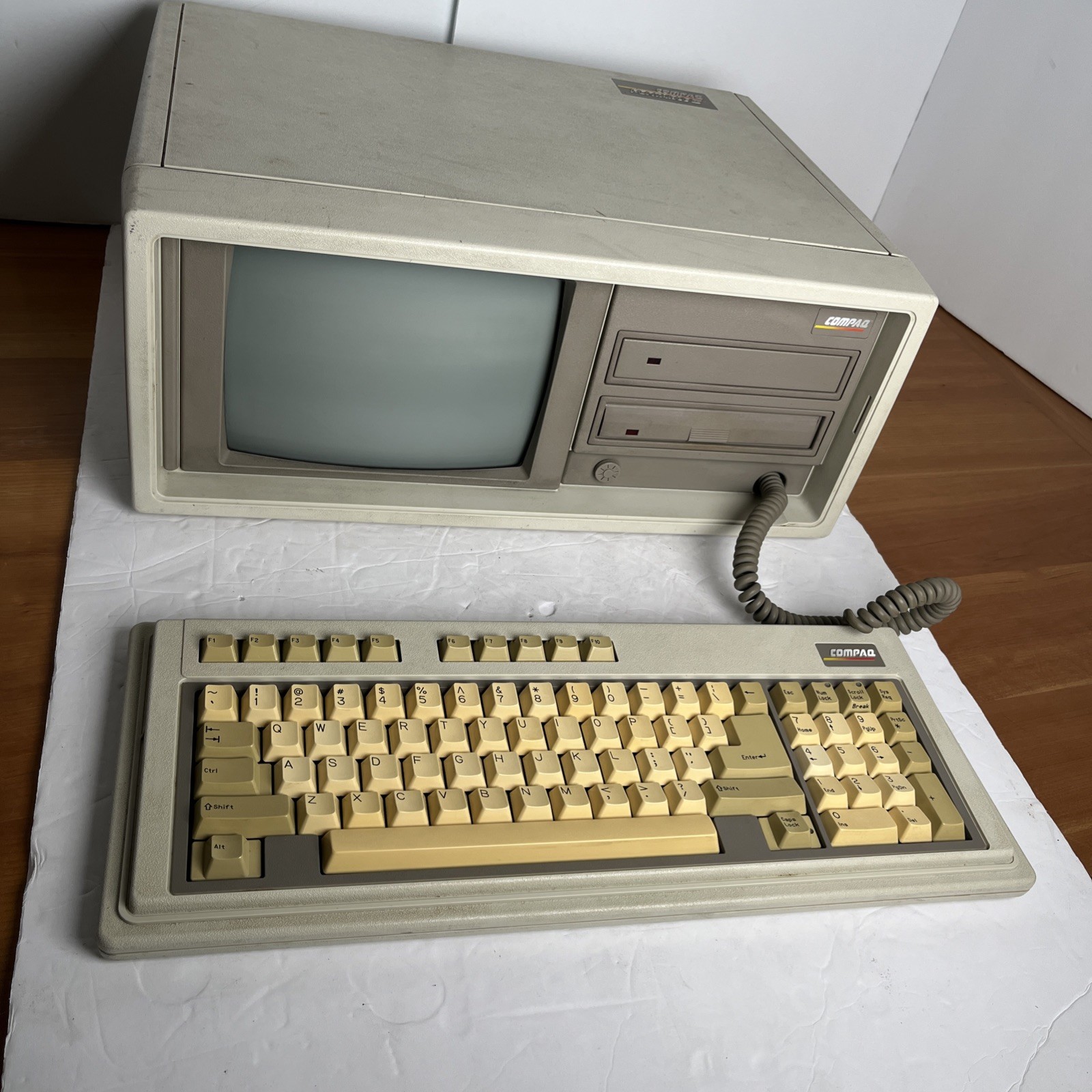 Genuine Vintage Compaq Portable II Personal Computer | Model 2650  W/KEYBOARD