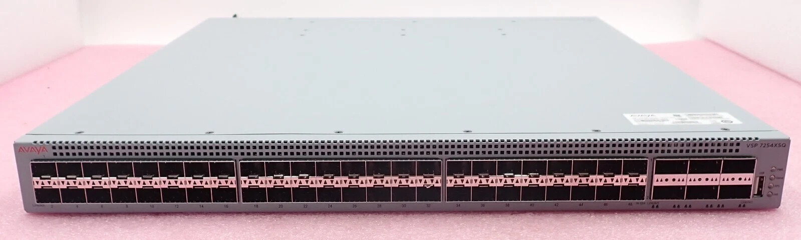 Avaya VSP 7254XSQ 48x 1/10G SFP+ + 6x 40G QSFP+ B2F Premier Switch EC720001X-E6