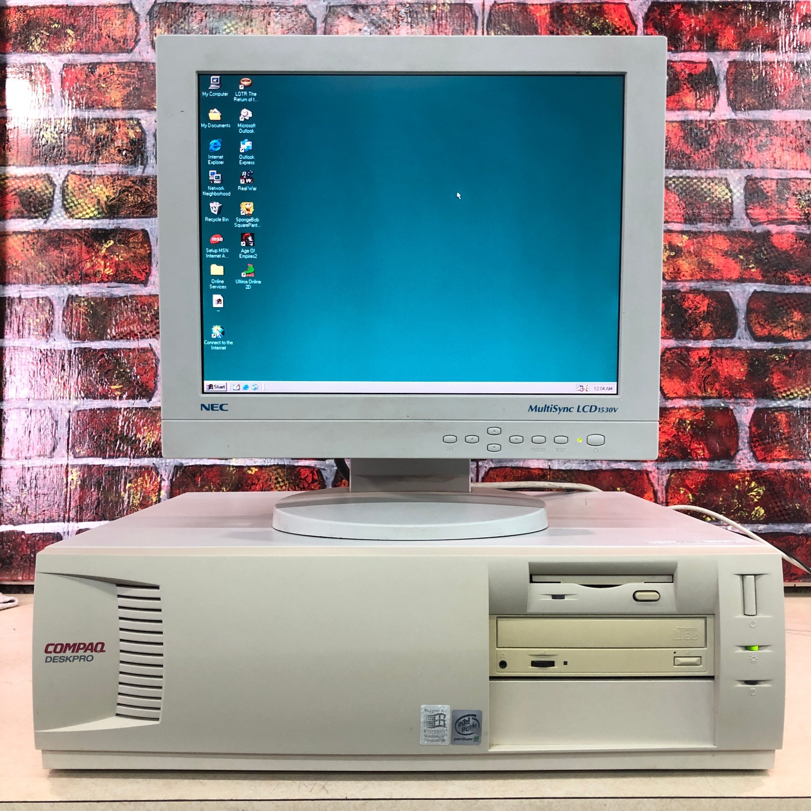 Compaq Deskpro Retro Gaming PC Pentium III CPU 64MB RAM (Windows 98 SE)