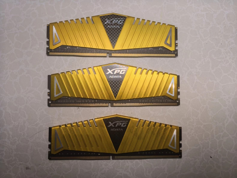 ADATA XPG Spectrix D10  (3x16GB) DDR4 3000 CL16 RGB