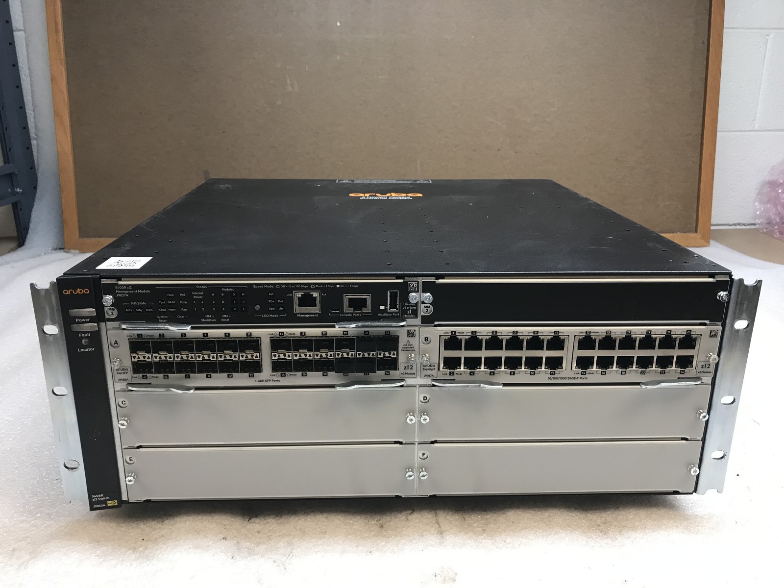 HP J9850A 5406R zl2 Switch Chassis, wiuth J827A Mgmt MOdule w / J988A,J9987A