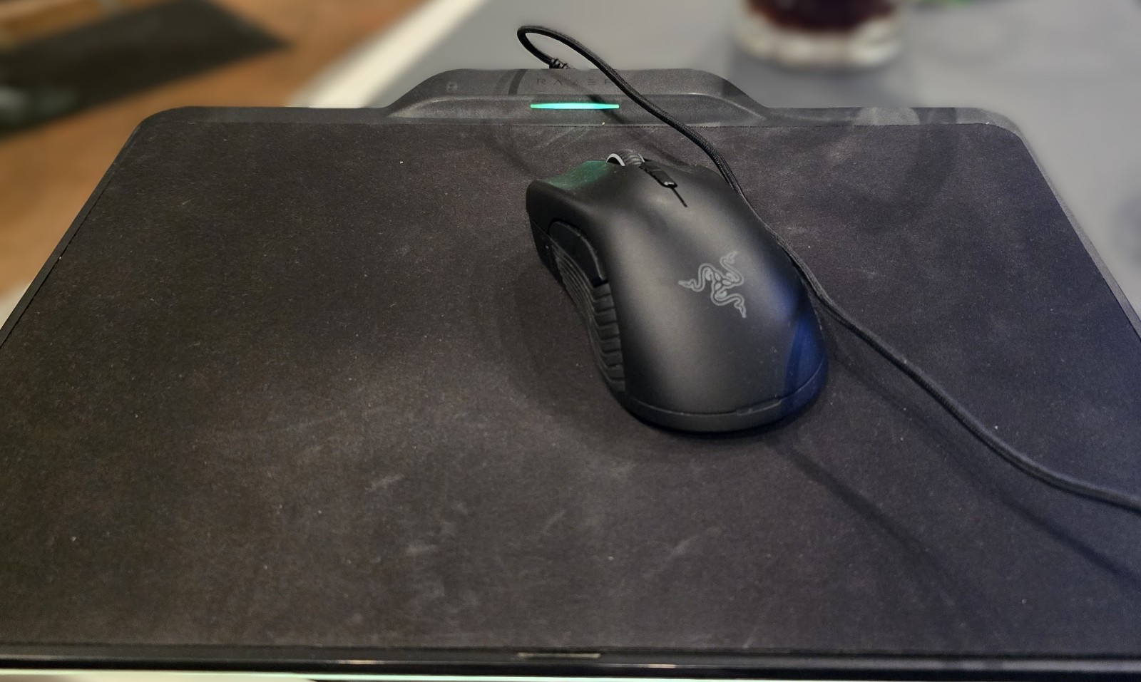 Razer Mamba + Firefly HyperFlux Wireless Gaming Mouse & Charging Mat Boxed