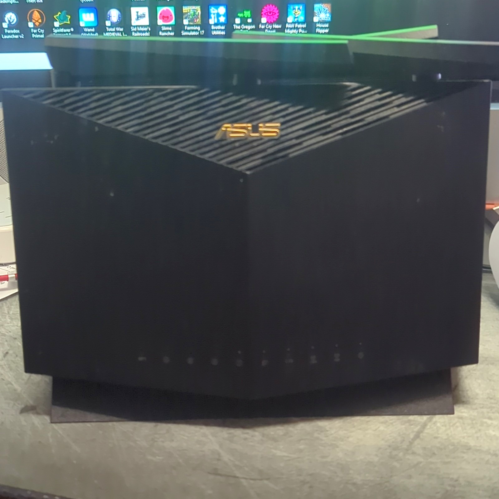ASUS RT-AX86U AX5700 WiFi 6 Dual-Band Gigabit Gaming Router 4-Port USB