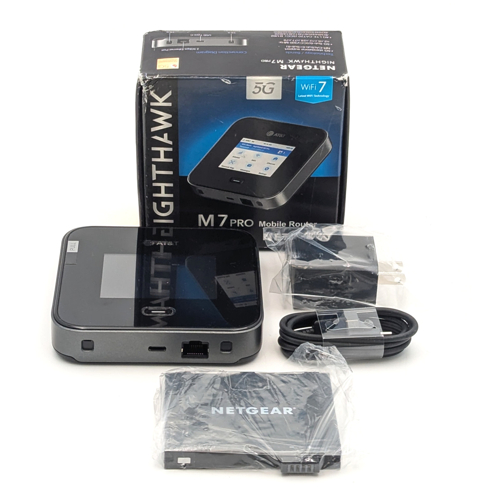 NETGEAR Nighthawk M7 Pro Mobile Hotspot Modem in Black (MR7400) | AT&T