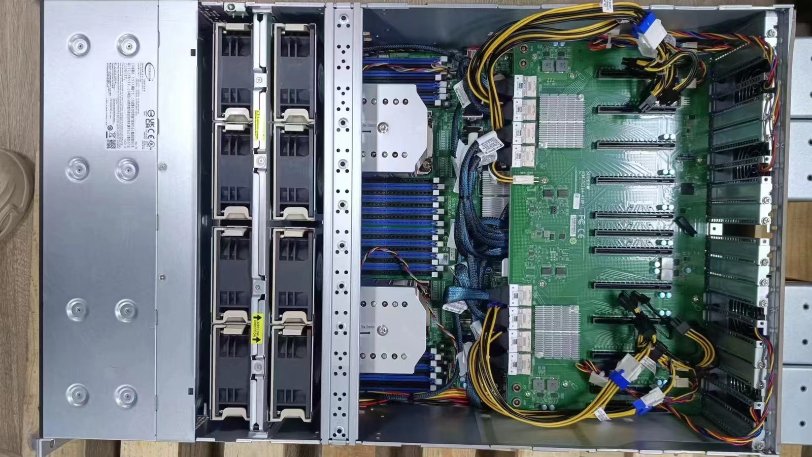 Supermicro SYS-420GP-TNR 8GPU Server 24X2.5"(8x NVME)  4X2000W PSU-
