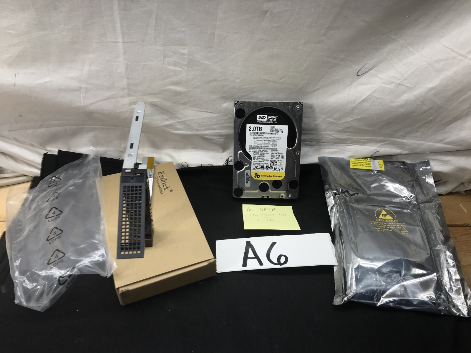 Western Digital 2TB 7200 RPM WD2003FYYS-02W0B0 HD WD2003FYYS  W/Holder RE4 3.5"