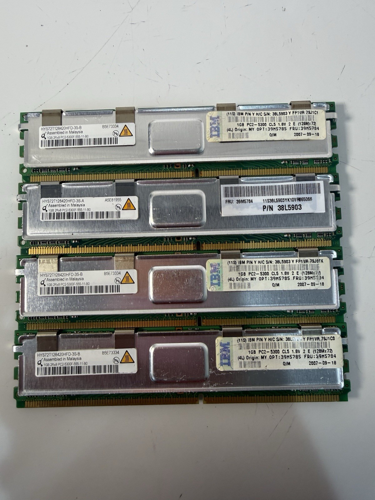 Qimonda 1GB 2Rx8 PC2-5300F Memory RAM HYS72T128420HFD-3S-B (lot of 4)