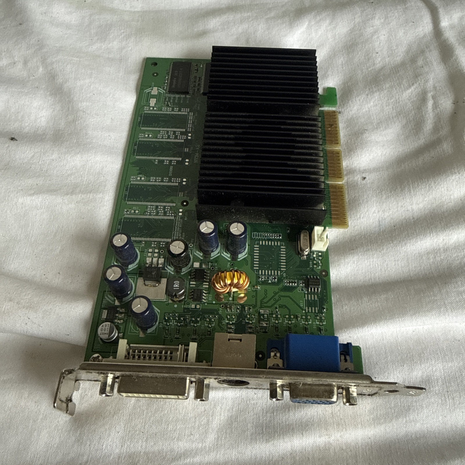 EVGA Geforce FX5200 Graphics Card 128-A8-N304-LX