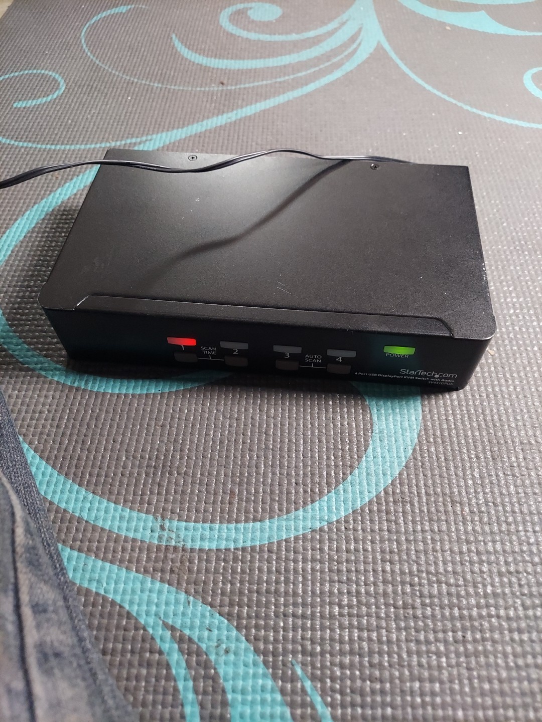 StarTech SV431DPUA 4-Port DisplayPort KVM Switch with Audio – Used