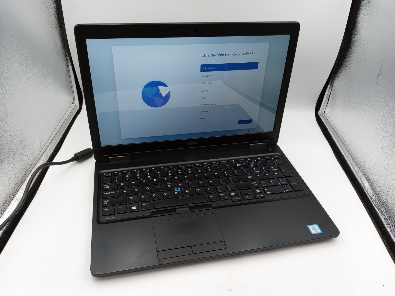 Dell Latitude 5580 15" Laptop i5 4GB 128GB  Windows 11 - NO BATTERY - READ -RR