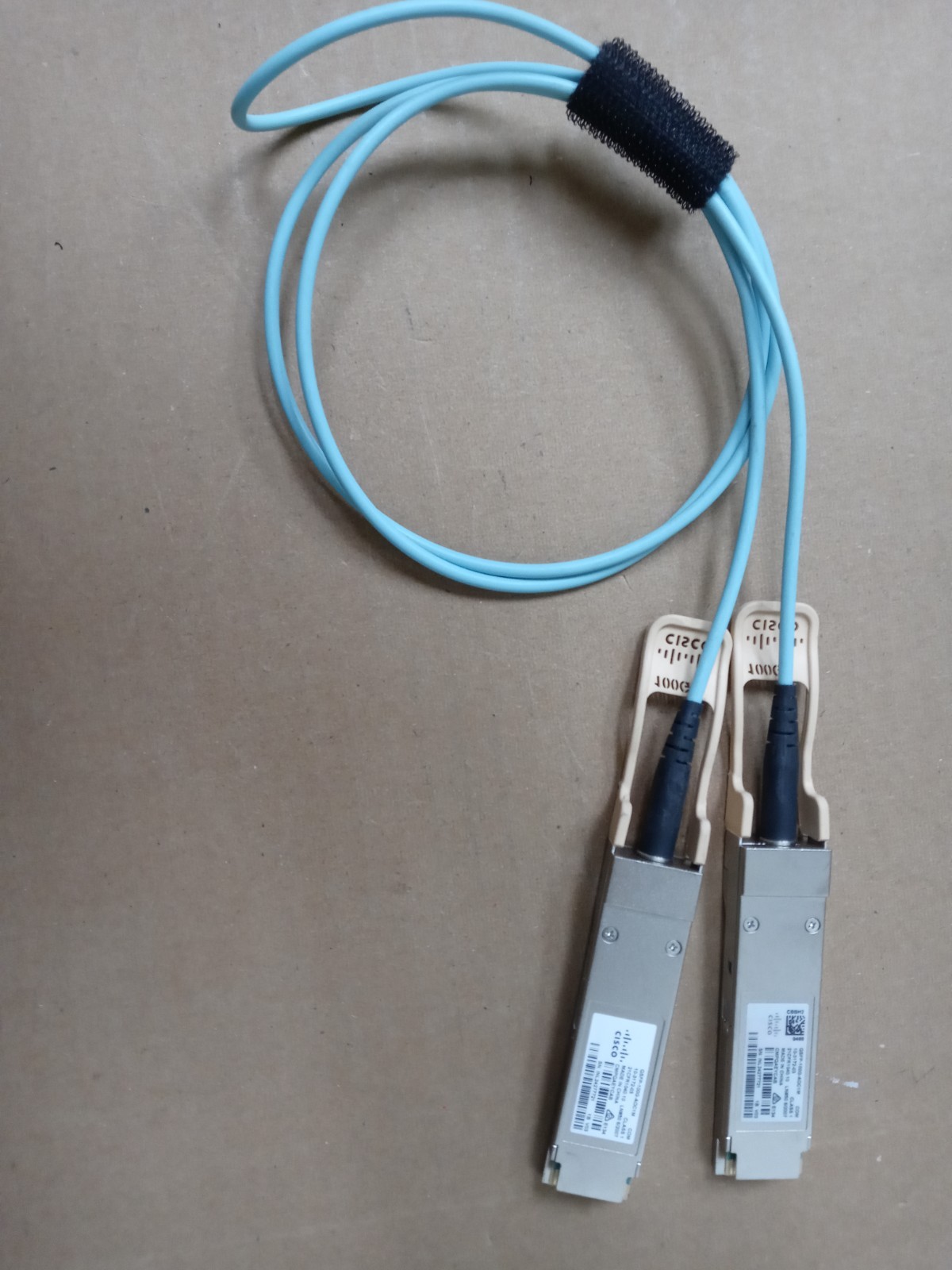 GENUINE CISCO QSFP-100G-AOC1M - 100GBASE QSFP AOC 1m