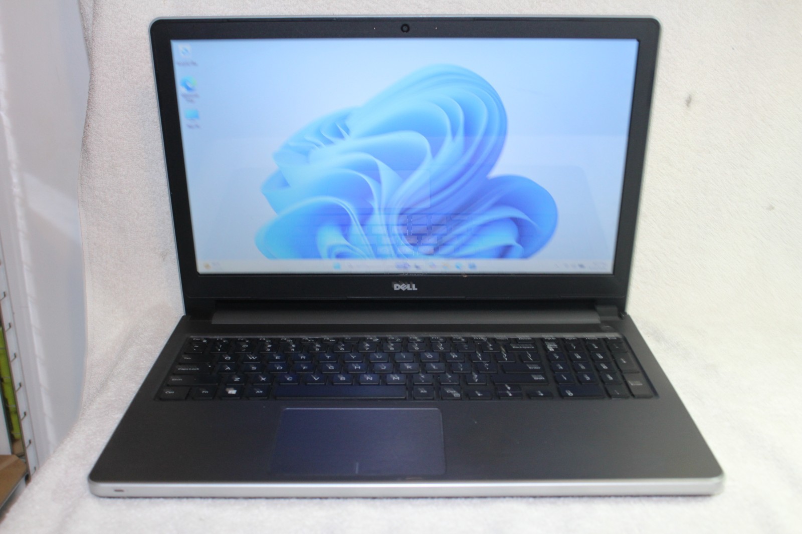 Dell Inspiron 5559-15.6"-Intel i5 6200u@2.3GHz-8GB-128GB SSD-Windows 11 Home-Cam
