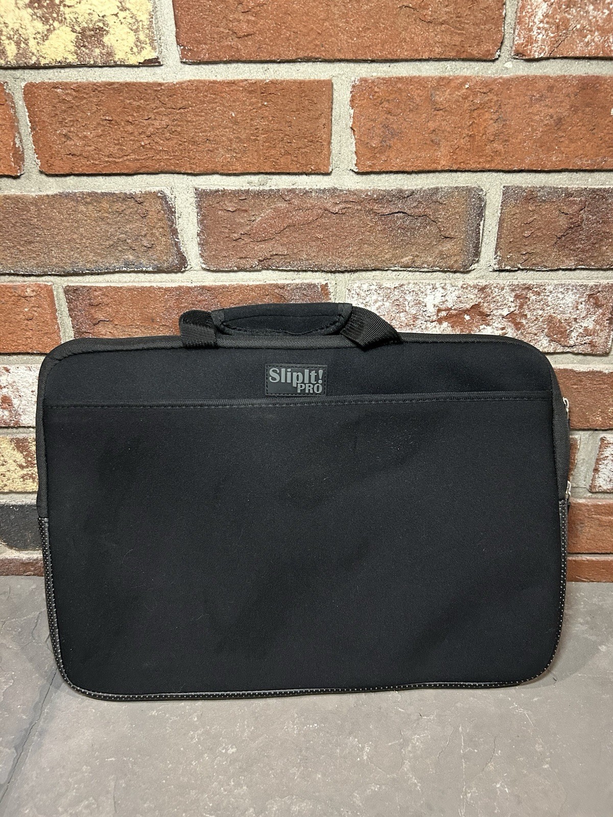 Digital Treasures SlipIt Pro laptop case Black Protection