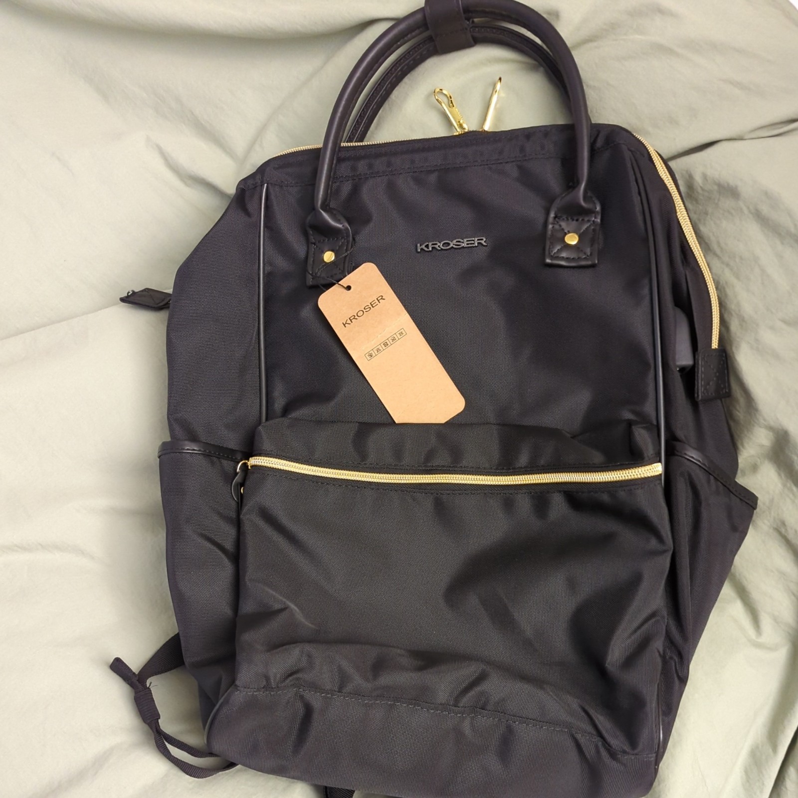 NEW w/tag KROSER 15.6" Laptop Water-Resistant Black Backpack w/USB Port