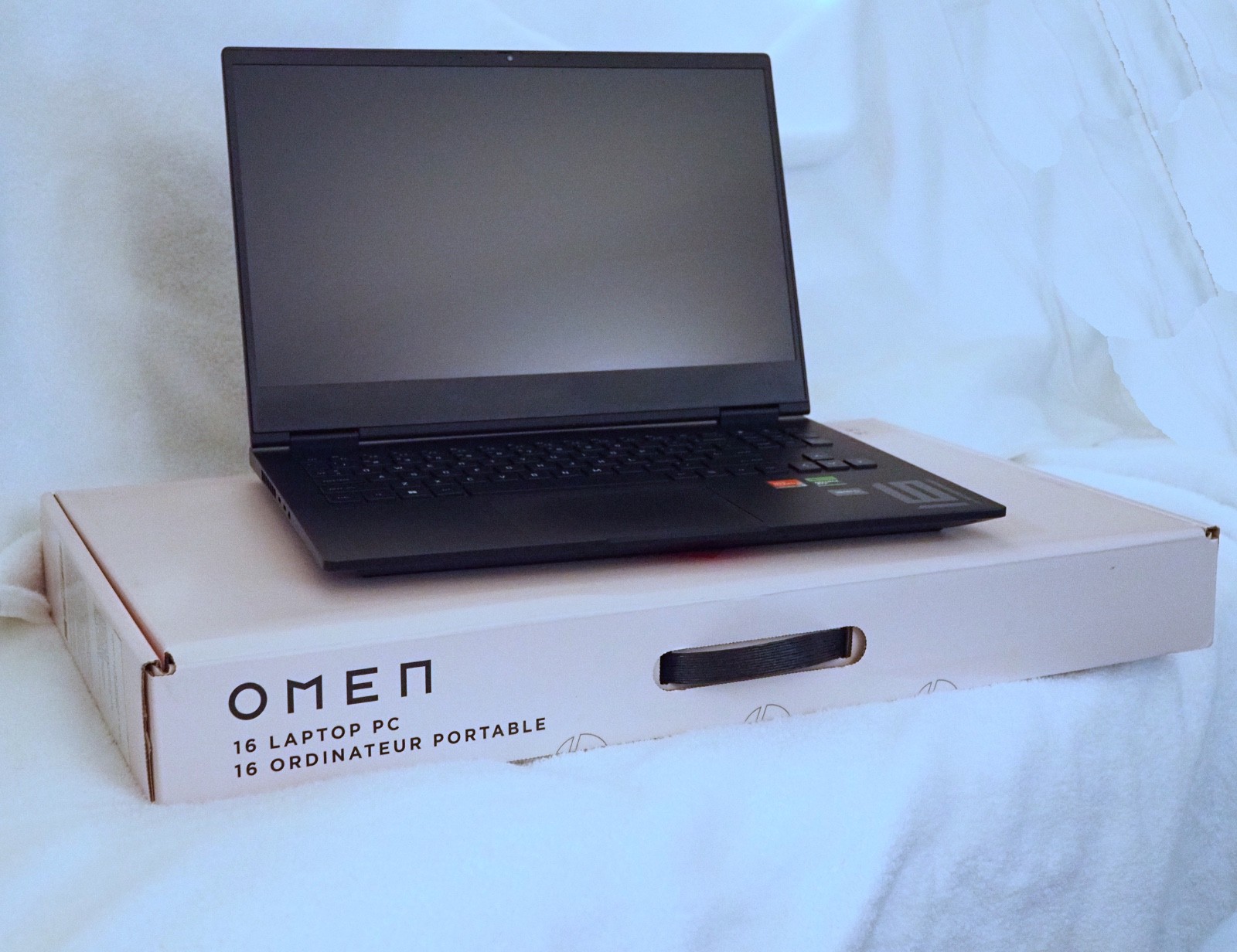 HP OMEN Gaming Laptop AMD Ryzen 9 7940HS, NVIDIA RTX 4070, 16GB RAM, 16-xf0033dx