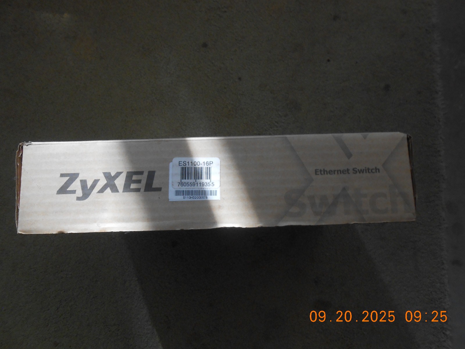 ZyXEL ES-1100 (ES1100-16P-GB0102F) 16-Port 100Mbits Ethernet Switch