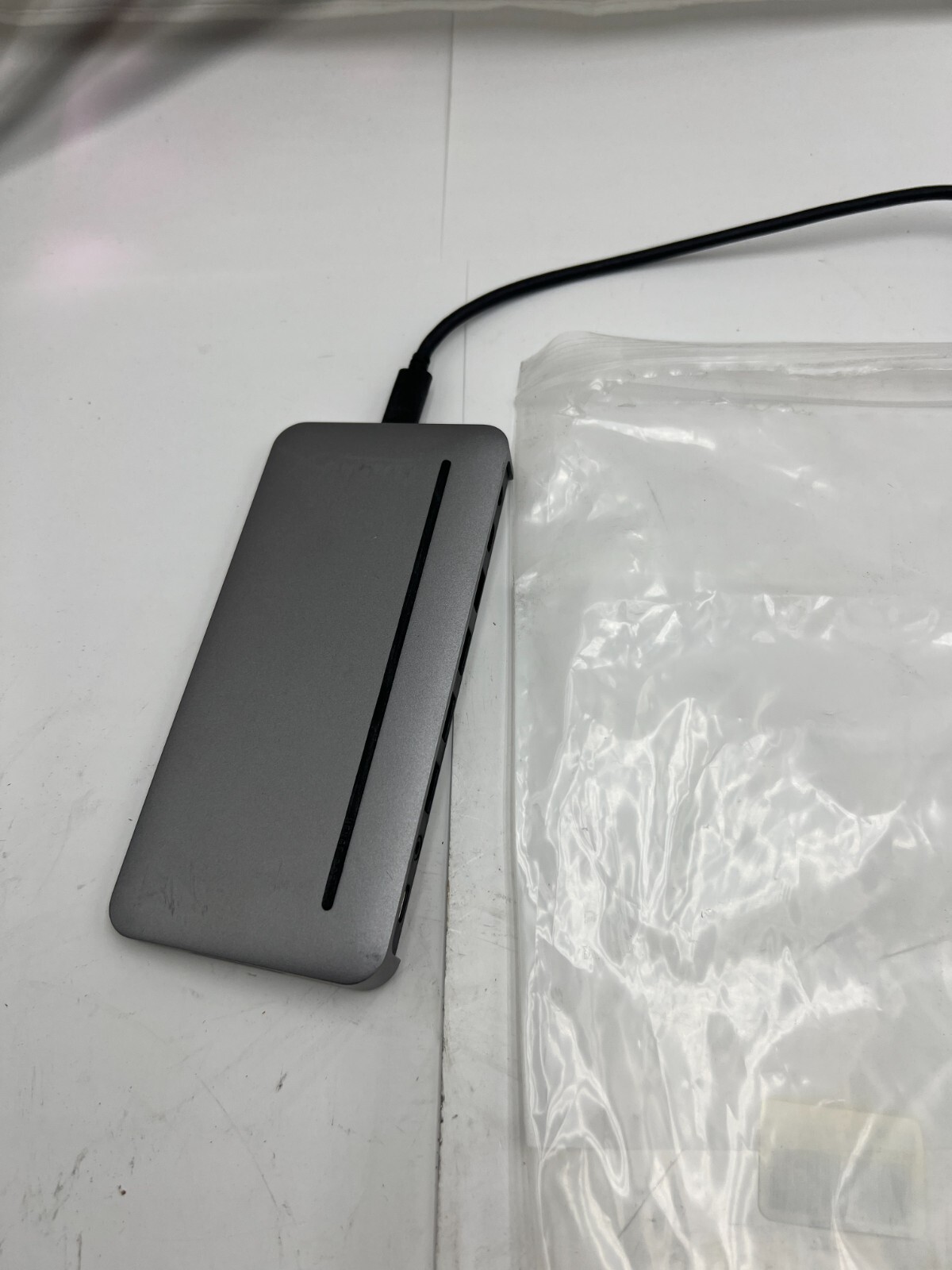 Henge Docks USB-C Tethered Docking Station w/ 42V 2A Power Supply Gray