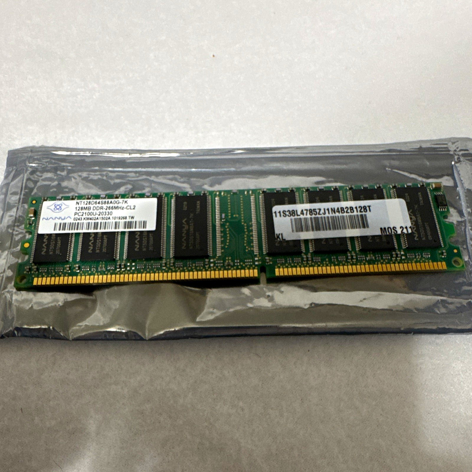 Nanya 128MB DDR SDRAM PC2100U-20330 184-Pin DIMM ECC NT128D64S88A0G-7K