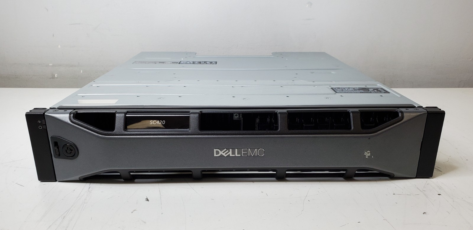 Dell EMC Storage Center SC420 Expansion Enclosure 2.5" 24-Bay No Hard Drives 12G
