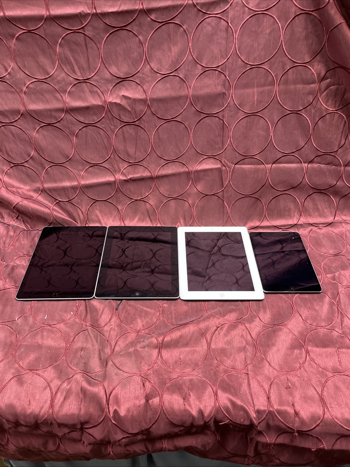 Apple Ipads For Parts Or Repair (See Desc) (LOOK)