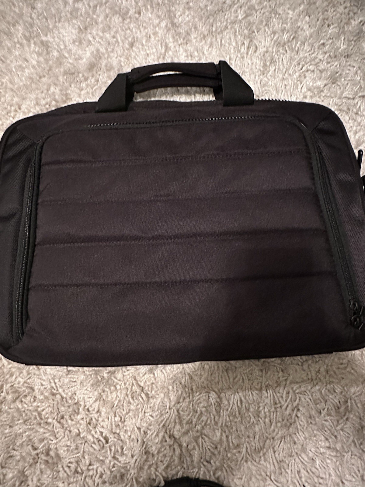 Amazon Basics 17 soft padded laptop bag. Barely used and in great condition