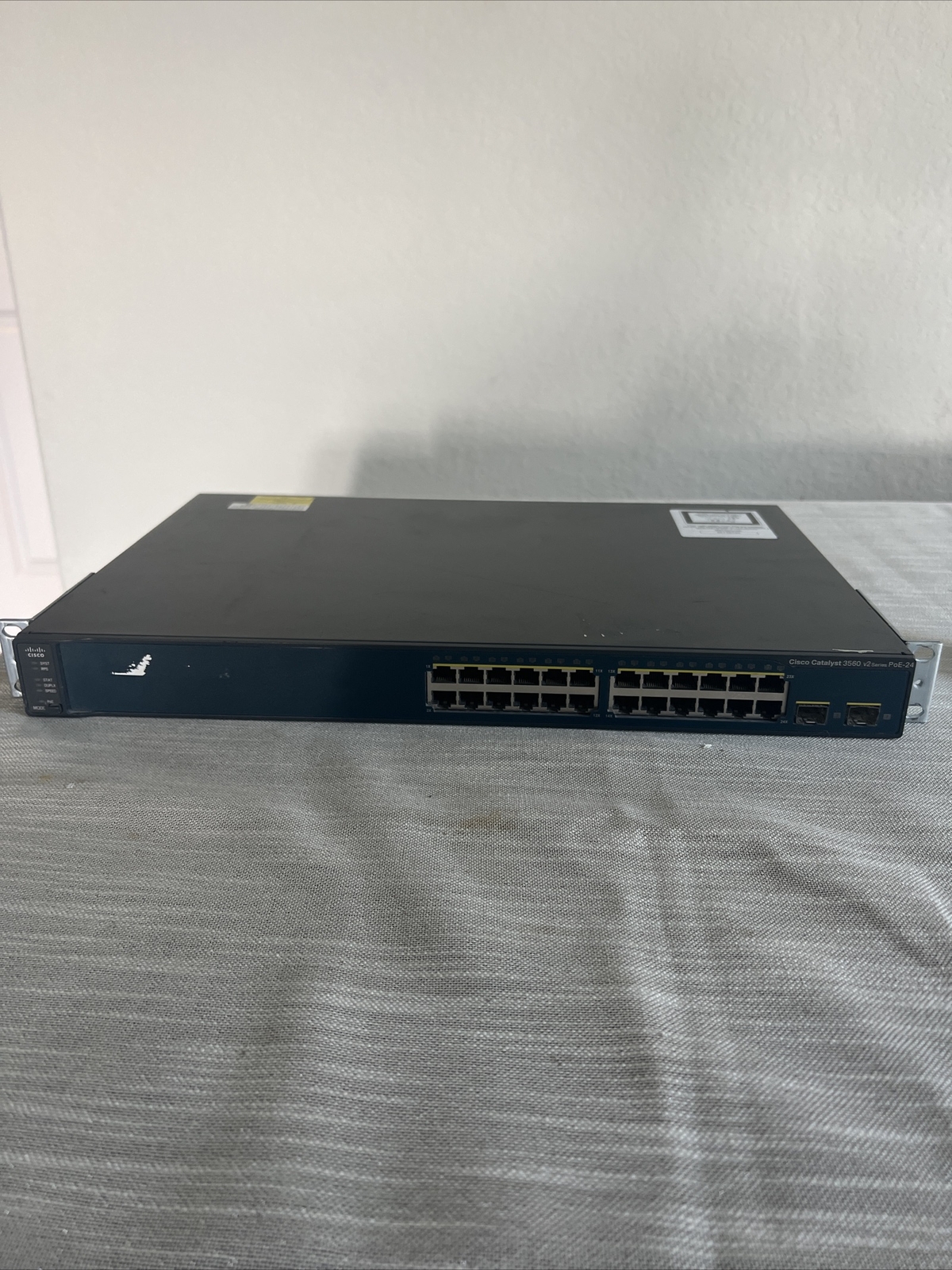Cisco Catalyst 3560V2 24-Port PoE 10/100 Ethernet Switch WS-C3560V2-24PS-S