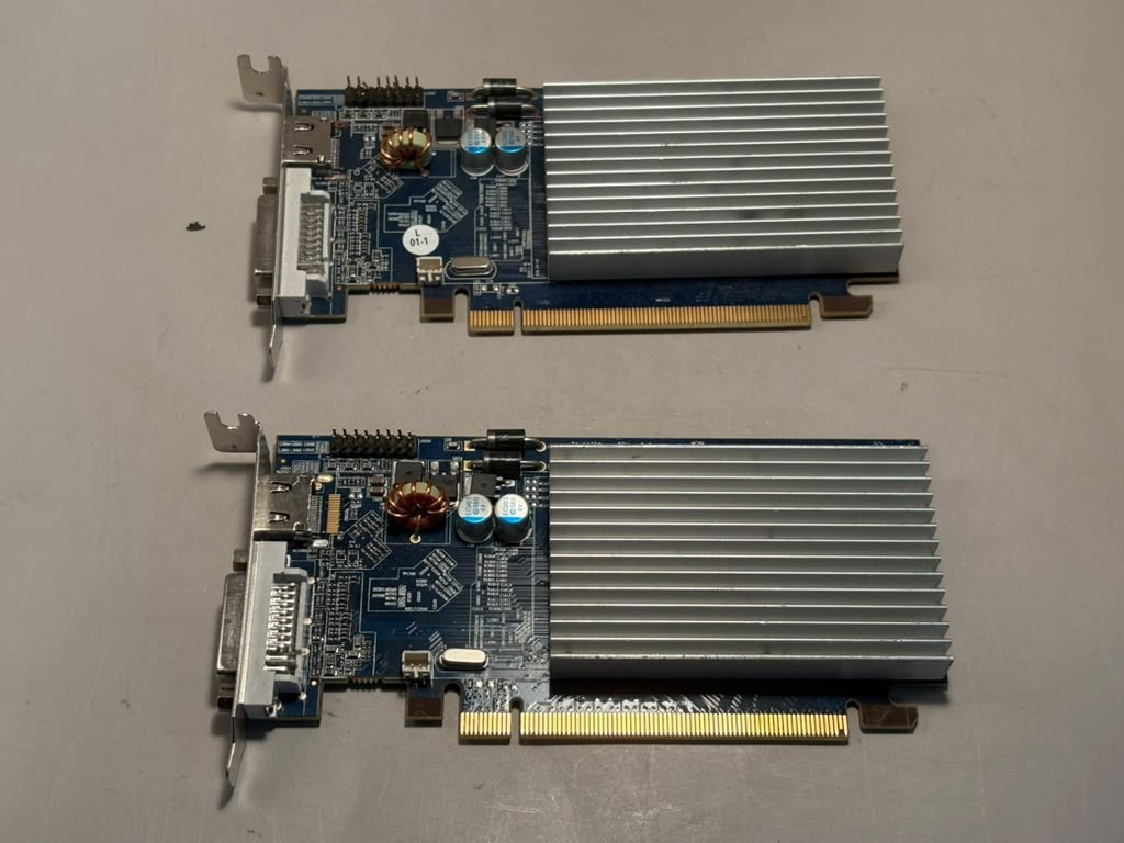 Lot of 2 Diamond ATI Radeon HD 5450 1 GB DDR3 PCI