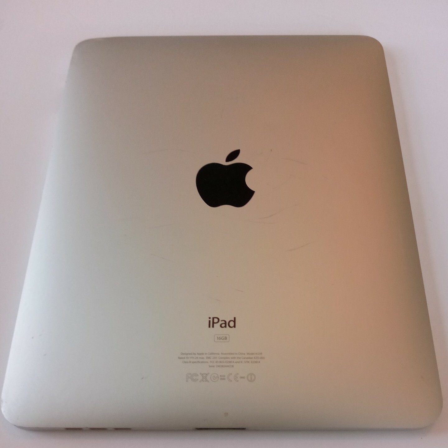Vintage  Apple iPad (AS IS) 1st Gen 16GB Model A1219 w/ USB Cable - (Parts only)