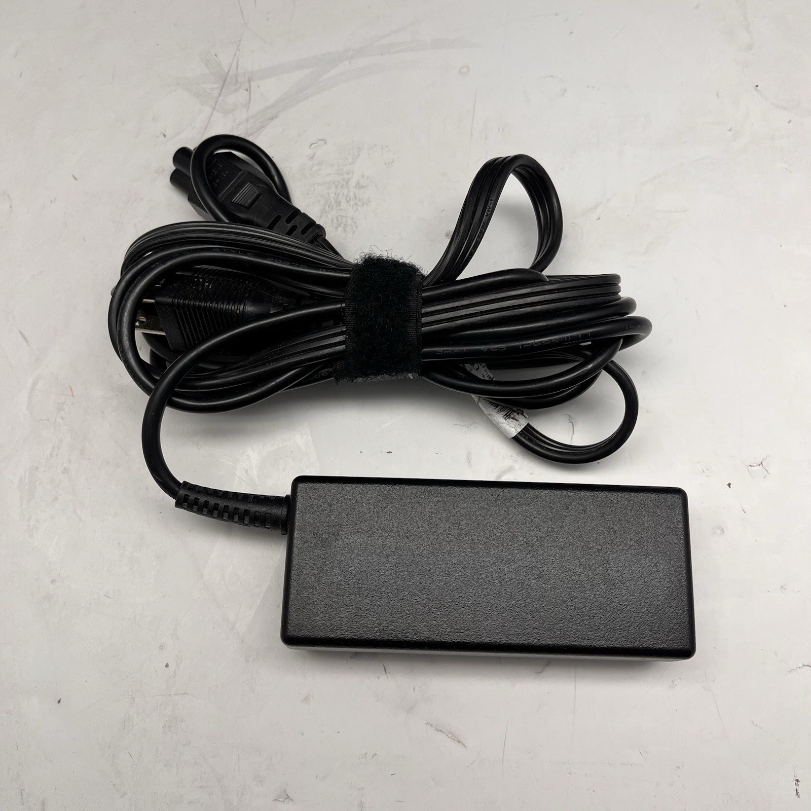 Original HP PPP009D Laptop AC/DC Adapter 19.5V 65W J6