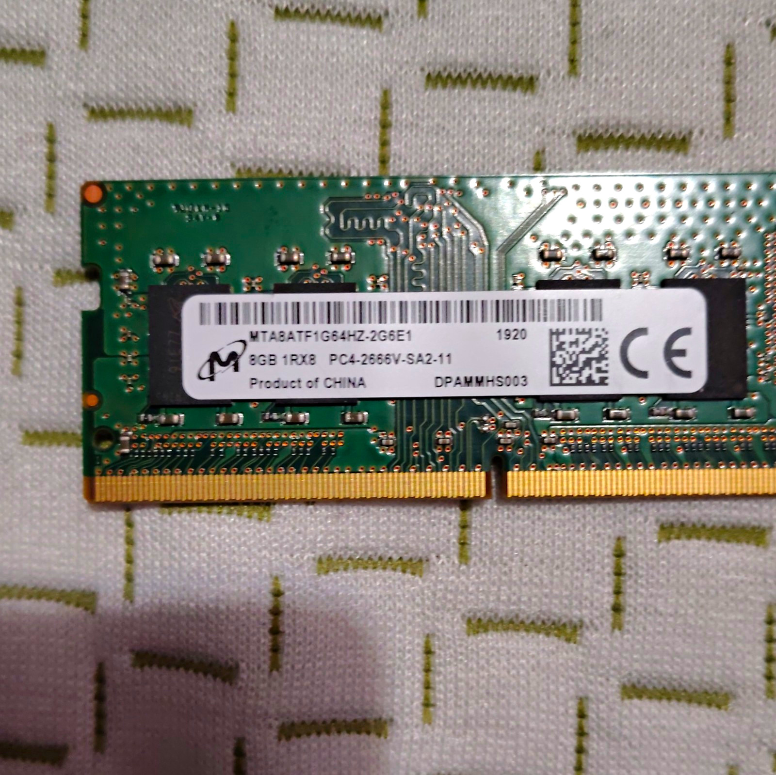Micron 8GB DDR4 SO-DIMM PC4-2666V 260-Pin 1Rx8 RAM MTA8ATF1G64HZ-2G6E1