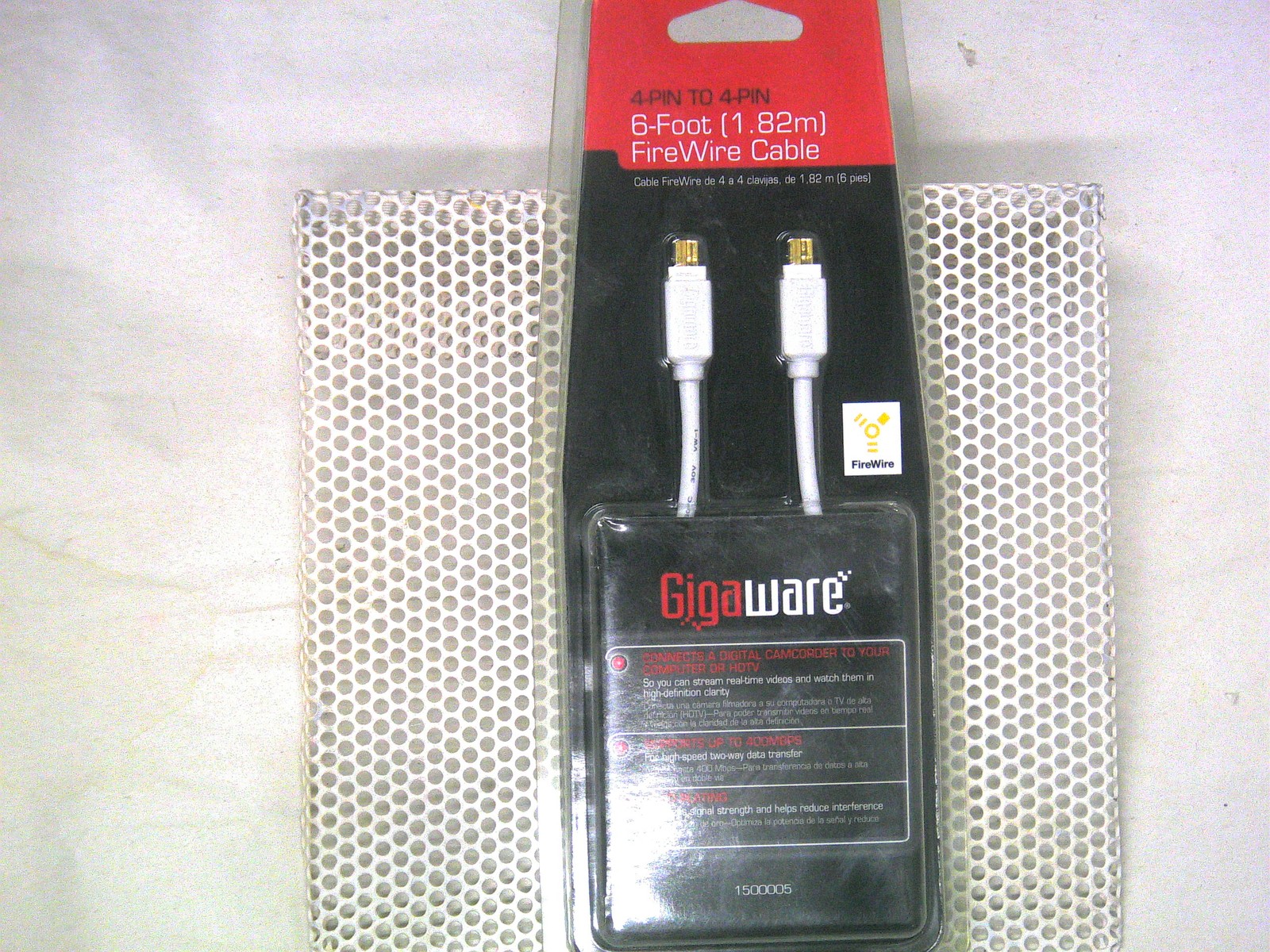 RadioShack GIGAWARE 6-FT. FIREWIRE 4-PIN TO 4-PIN CABLE #1500005 1394-4P4P #2584