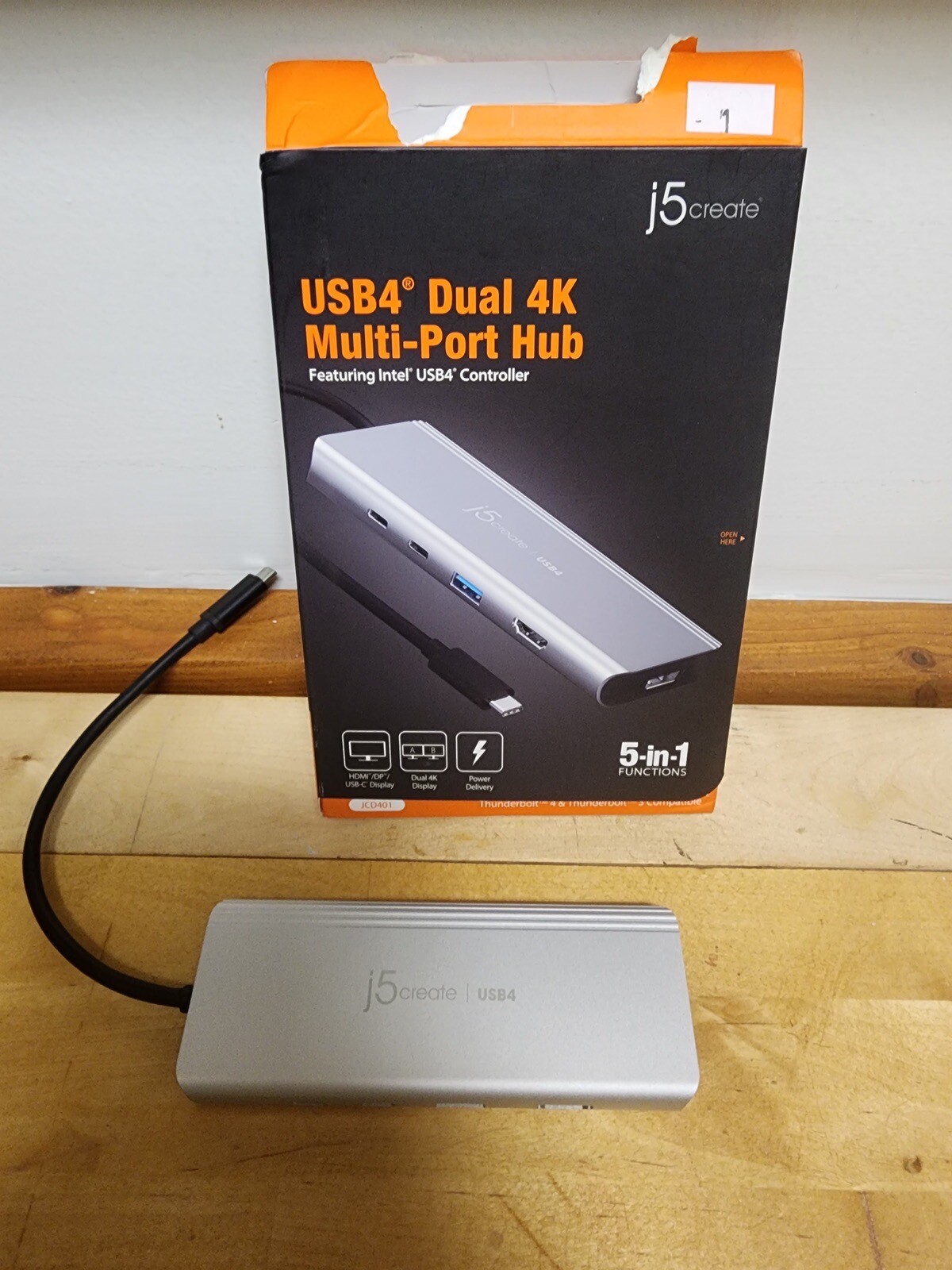 j5create USB4 Dual 4K Multi-Port Hub -5 in 1