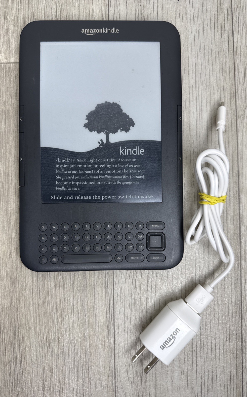 Amazon Kindle Keyboard 3, Wi-Fi, 6" 4GB, D00901 3rd Generation - Tested Works
