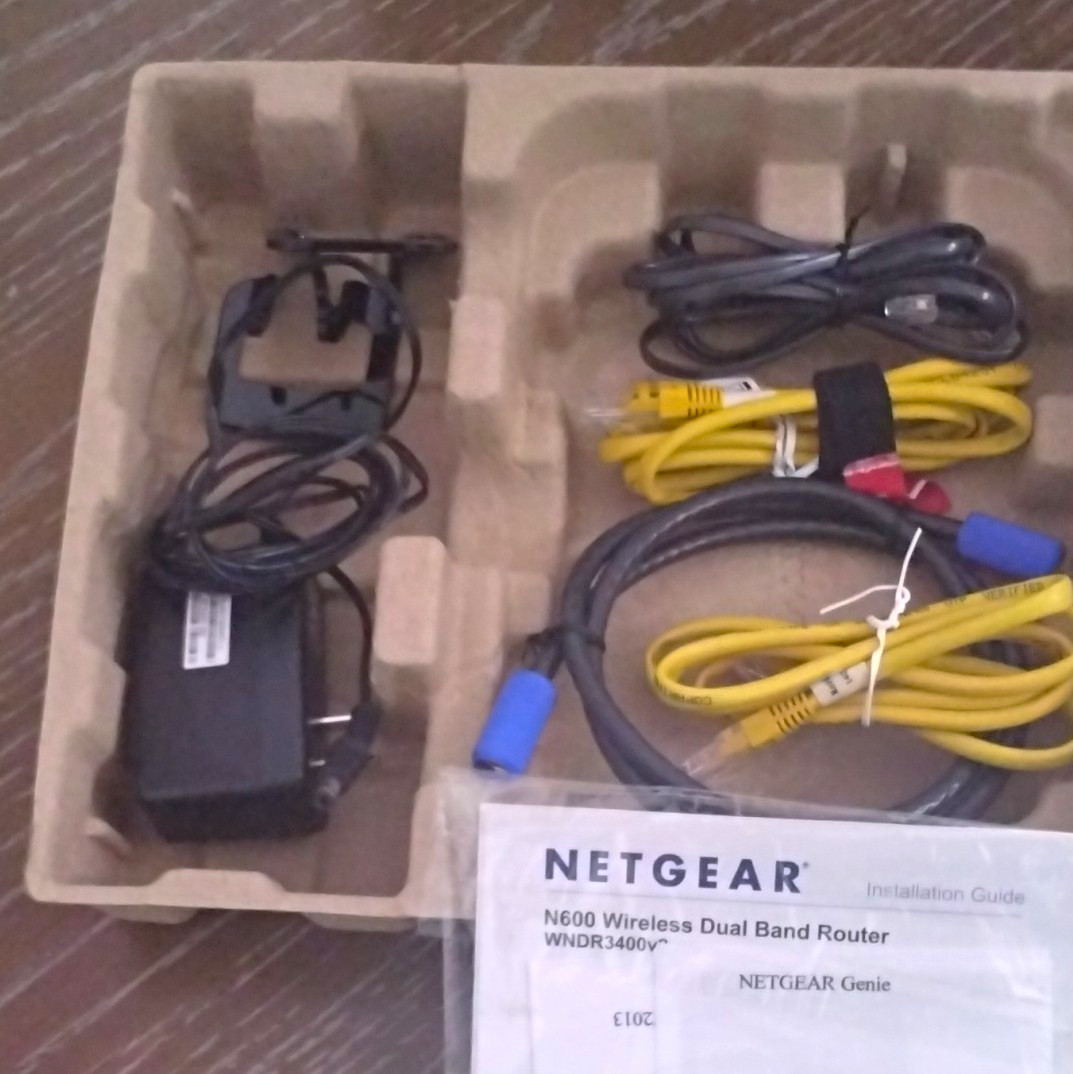 NETGEAR N600 Dual Band Wireless Router WNDR3400v1 600 Mbps 4-Port USB