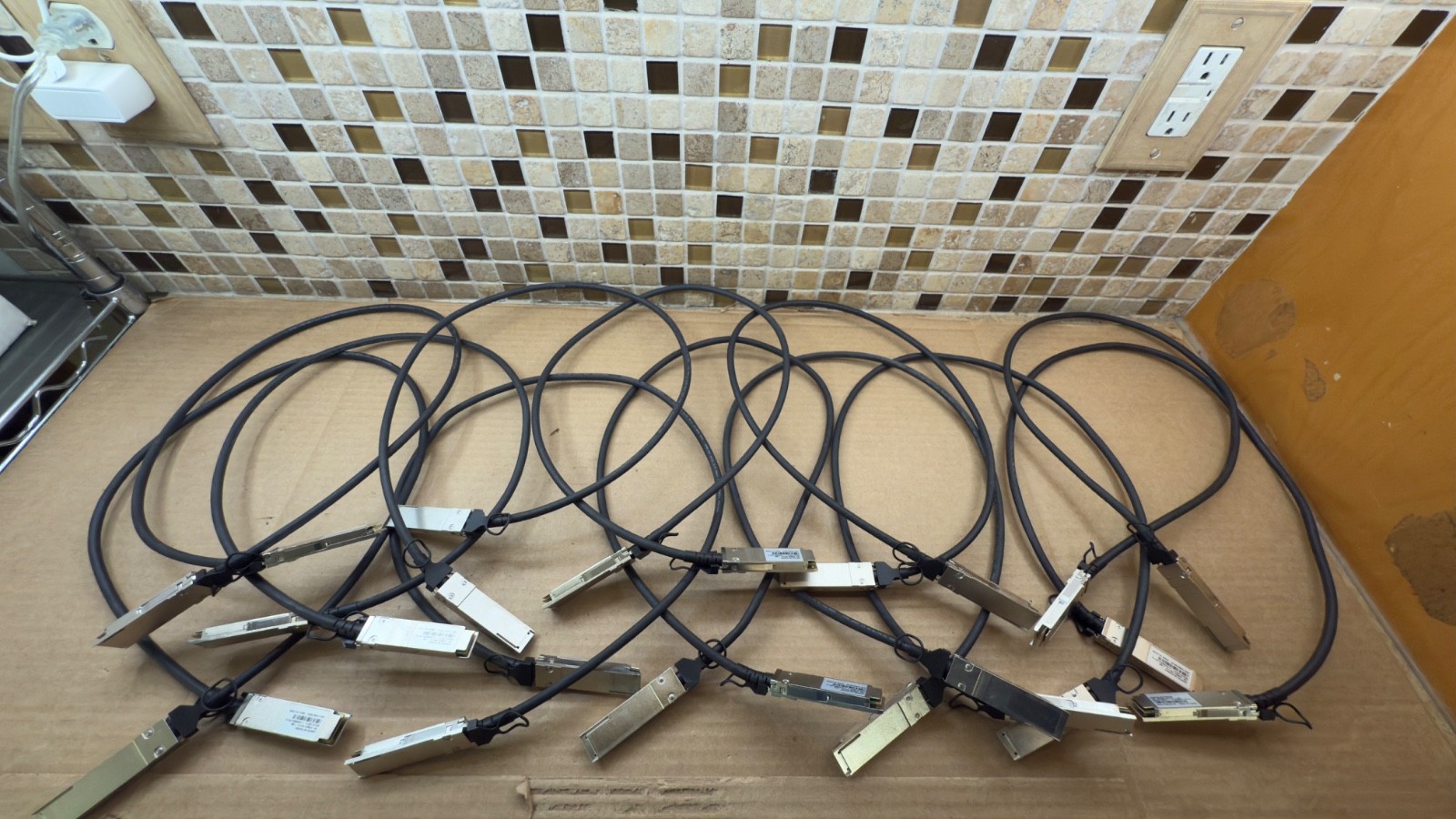 Lot of 12  Juniper 740-038623 Rev 01 Molex QSFP+
