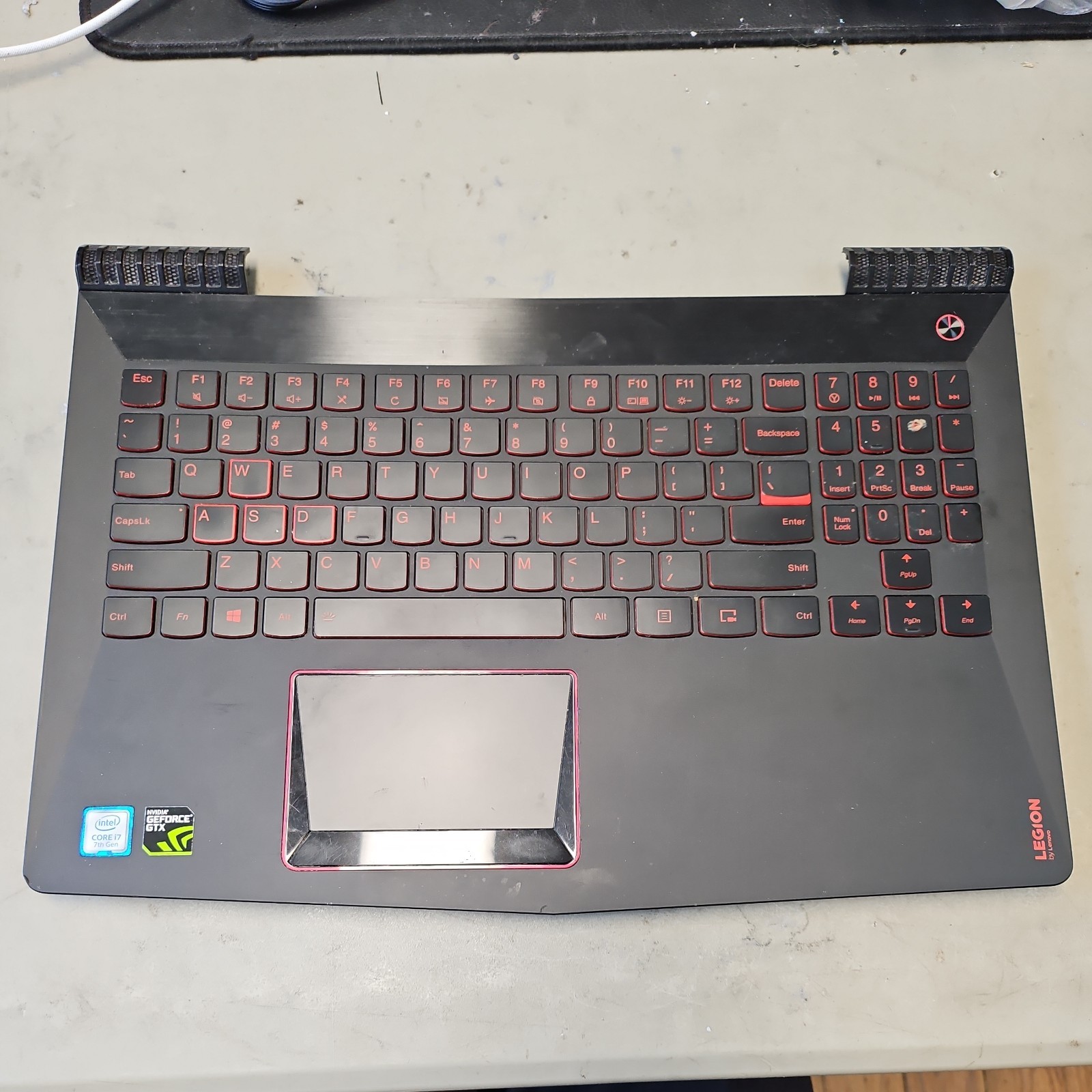 Lenovo Legion Y520-15IKB R720-15IKB Palmrest Top Case with Keyboard with SD Hole