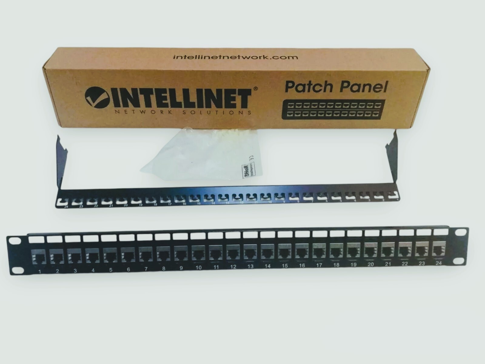 24 outputs cat6a coupler patch panel complete with post bar. intellinet