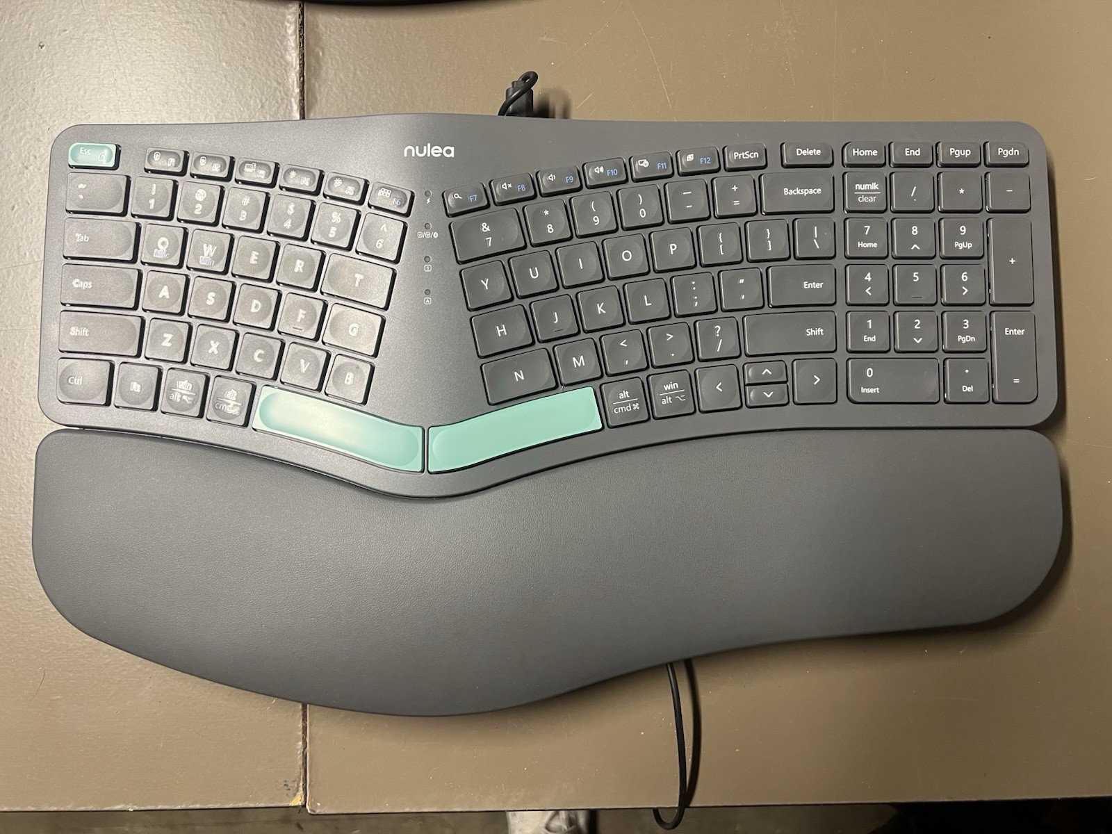 Nulea HD315 Ergonomic Wireless Split Keyboard Black w/ Wrist Rest