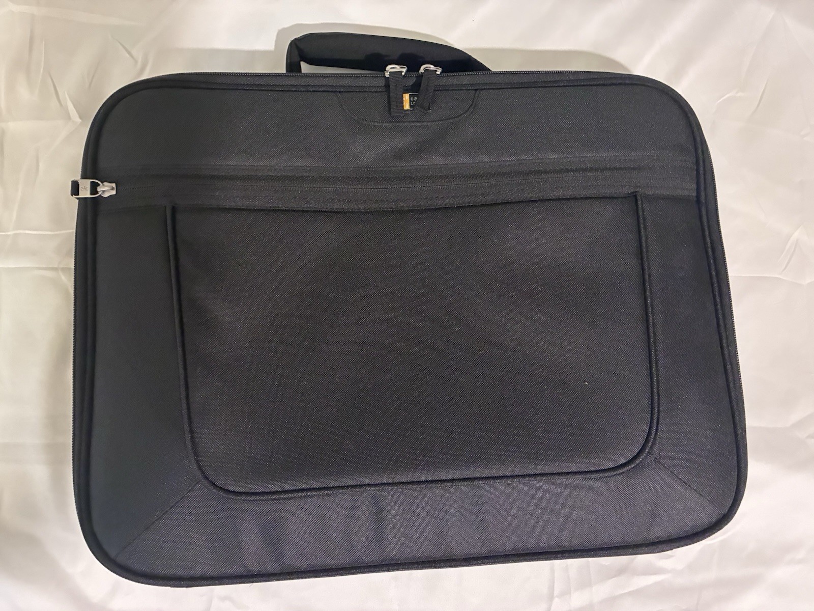 Case Logic 17.3-inch Black Laptop Bag with Over-The-Shoulder Strap